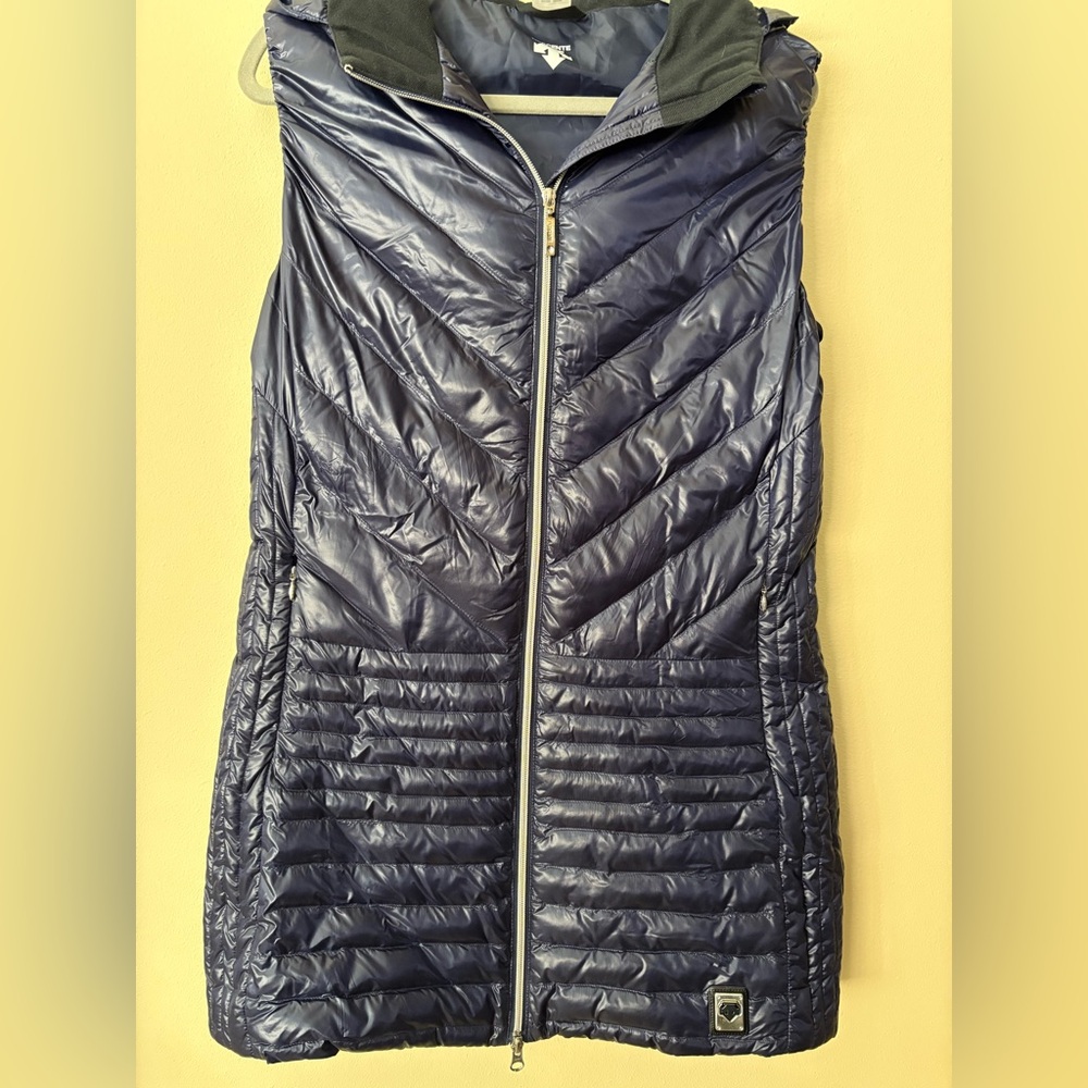 Descente Women's Dark Blue Quilted Vest